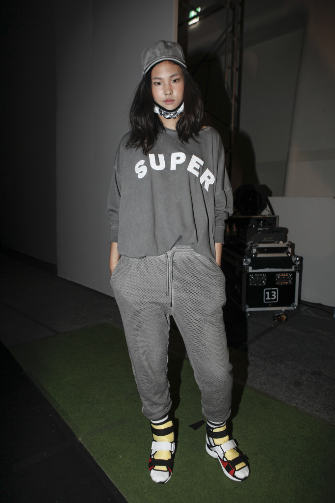 서울패션위크 슈퍼콤마비 컬렉션 런웨이 | 인스티즈