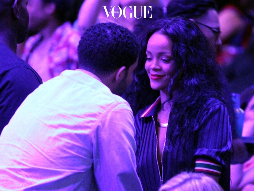 Drake and Rihanna at the Clippers game in LA.  The Oklahoma City Thunder defeated the Los Angeles Clippers by the final score of 107-101 at Staples Center in Downtown Los Angeles.  Pictured: Drake and Rihanna Ref: SPL735819  090414   Picture by: London Entertainment / Splash News Splash News and Pictures Los Angeles:310-821-2666 New York:212-619-2666 London: 870-934-2666 photodesk@splashnews.com 