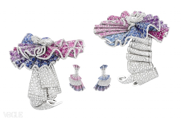 분홍색과 보라색 사파이어가 박힌 화이트 골드&다이아몬드 뱅글과 귀고리. ⓒ Christian Dior Couture