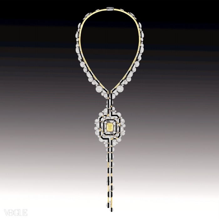 에메랄드 컷 12캐럿 옐로 다이아몬드, 조각된 오닉스, 그리고 2,160개의 브릴리언트 컷 다이아몬드가 장식된 18K 화이트 골드와 옐로 골드 소재의 ‘모닝 인 방돔’ 목걸이. ⓒ Chanel Fine Jewellery
