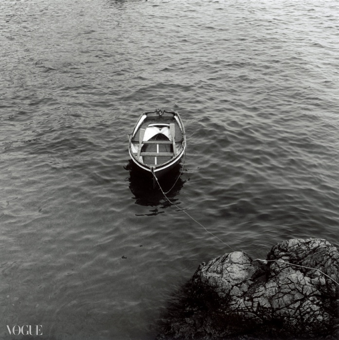 노젓는 배(Rowboat), 1983. 로버트 메이플소프. 은 젤라틴 사진. 40.6 x 50.8 cm (16 x 20 in). RMP 1324 © 로버트 메이플소프 재단. 코더시 갤러리 타데우스로팍 파리/잘츠부르크