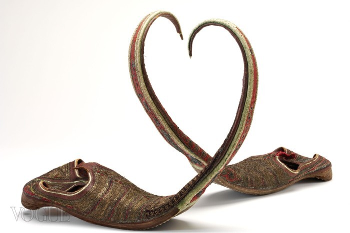 16_Long-toed-shoes-India-1800s