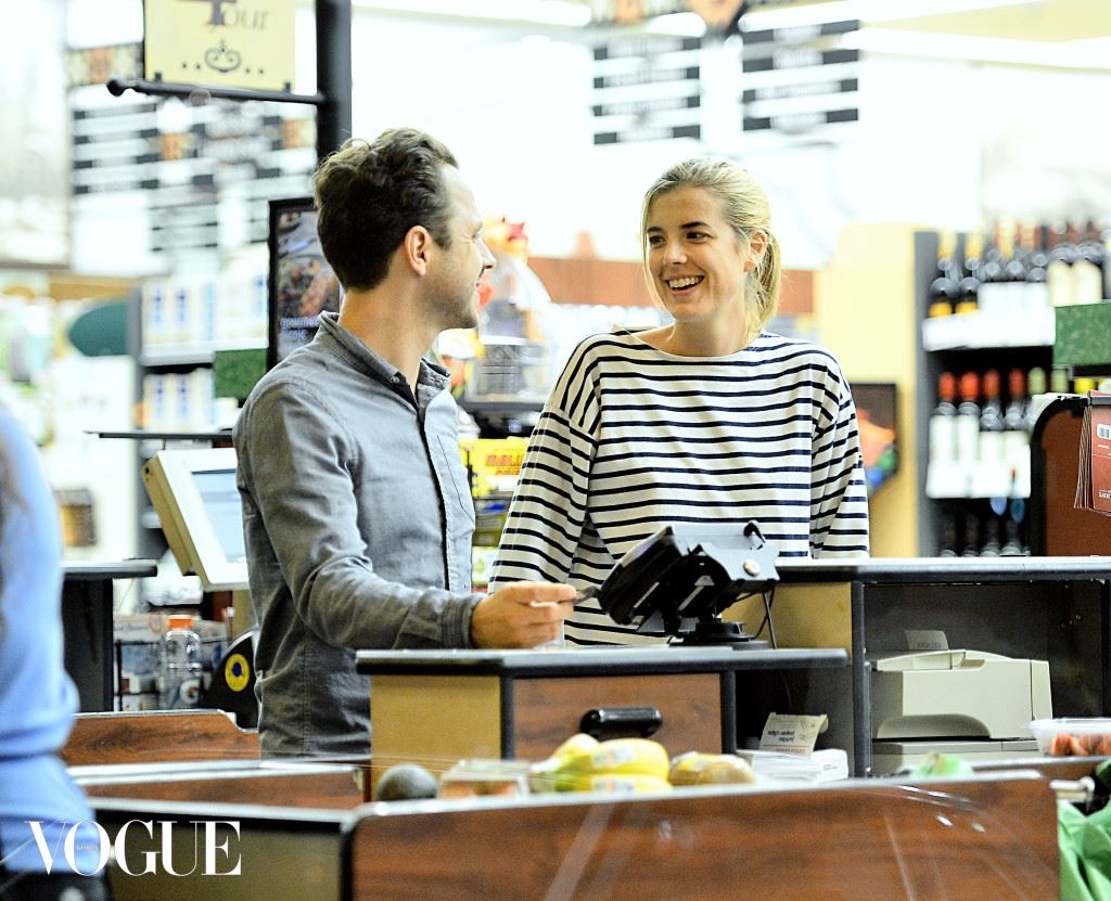 EXCLUSIVE: Agyness Deyn grocery shops with husband Giovanni Ribisi in Los Angeles, CA