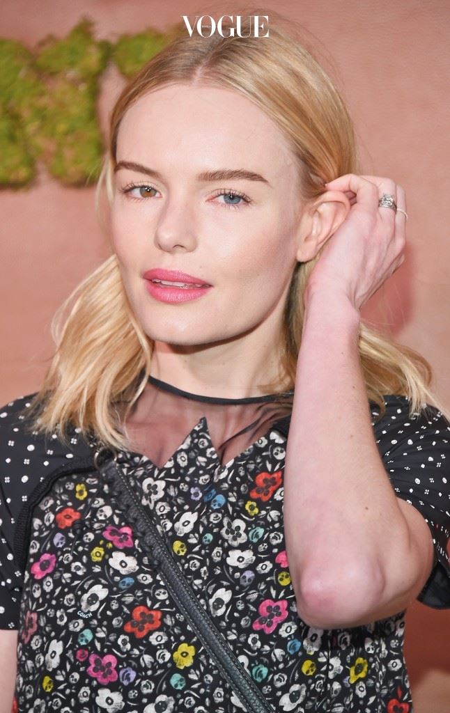 오드 아이의 신비로움을 지닌 패셔니스타 여배우 케이트 보스워스(Kate Bosworth)도 잠깐 들렸습니다.