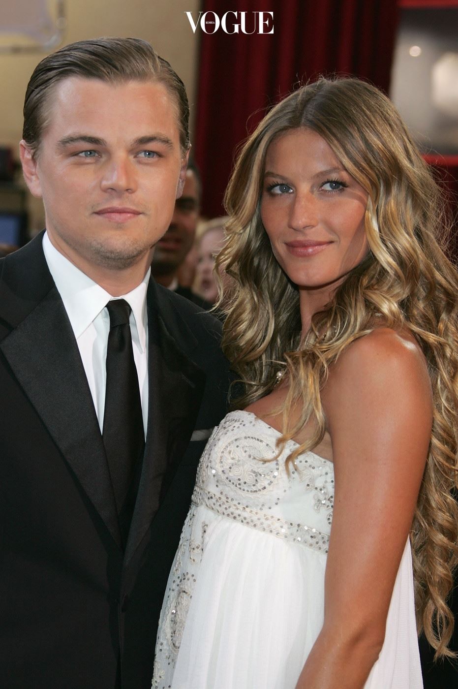 HOLLYWOOD - FEBRUARY 27:  Actor Leonardo DiCaprio, nominated for Best Actor for his role in "The Aviator," arrives with girlfriend Brazilian model Gisele Bundchen at the 77th Annual Academy Awards at the Kodak Theater on February 27, 2005 in Hollywood, California.  (Photo by Vince Bucci/Getty Images)