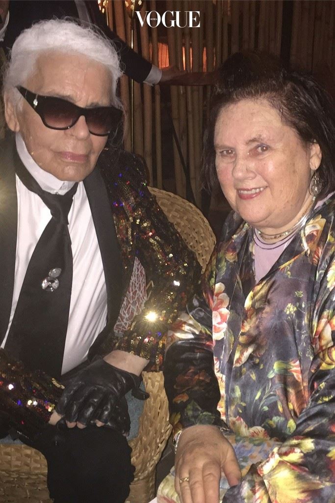 칼 라거펠트와 수지가 샤넬 크루즈 애프터 파티에서 ‘하바나 타임’을 보내고 있다. 
