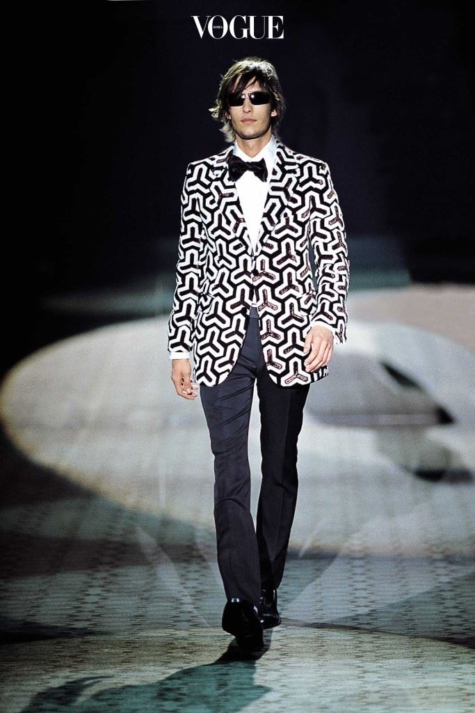 2000-2001 F/W 구찌 컬렉션의 이브닝 재킷.