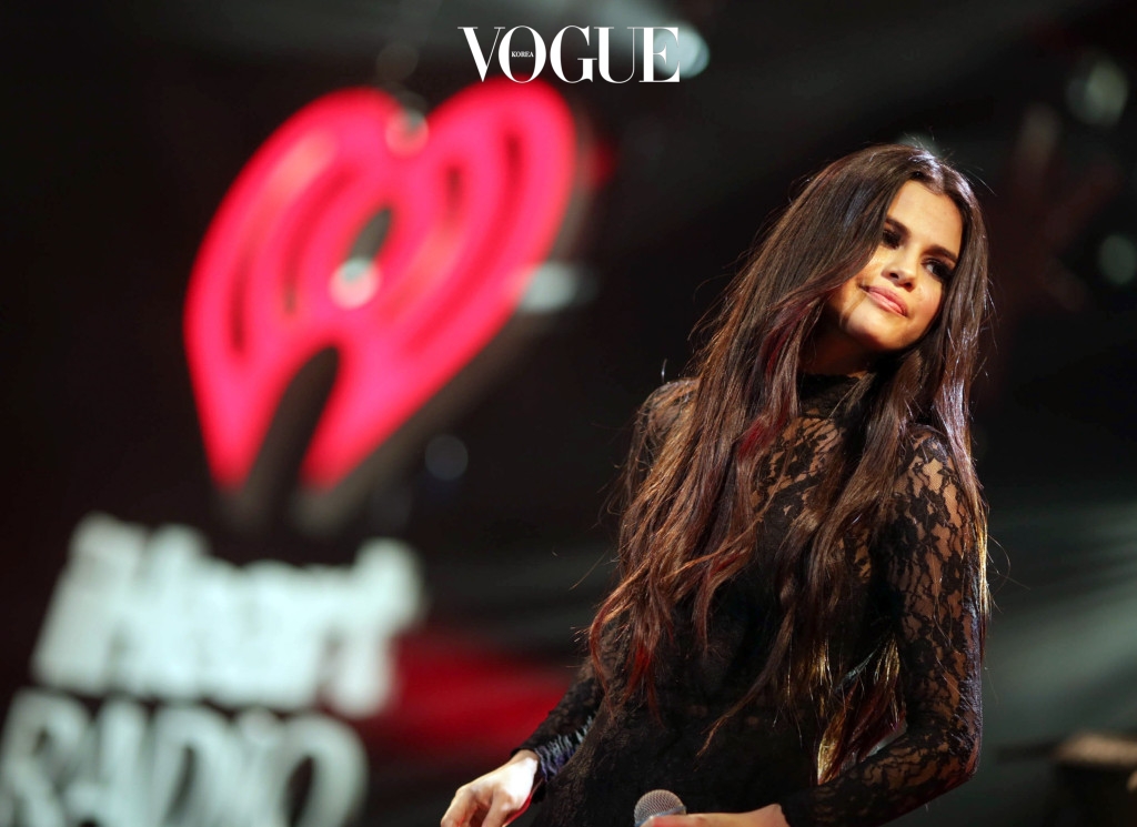 LOS ANGELES, CA - DECEMBER 04:  Actress/recording artist Selena Gomez performs onstage during 102.7 KIIS FMs Jingle Ball 2015 Presented by Capital One at STAPLES CENTER on December 4, 2015 in Los Angeles, California.  (Photo by Christopher Polk/Getty Images for iHeartMedia)