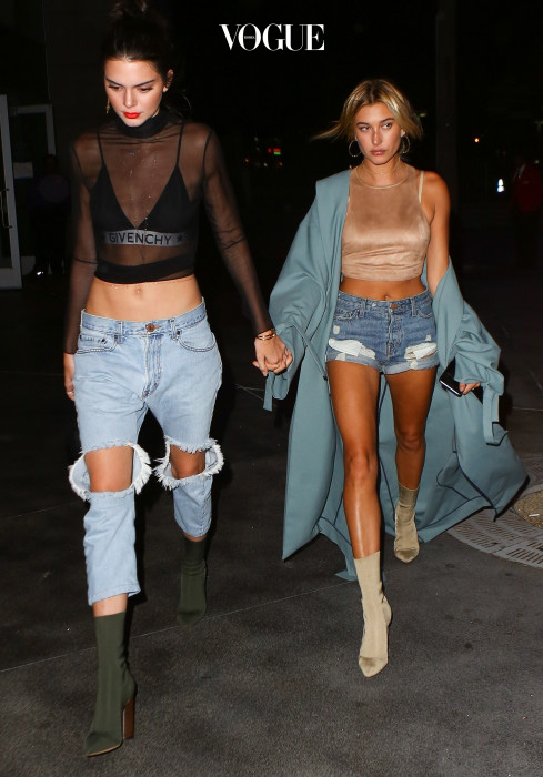 Kendall Jenner and Hailey Baldwin are spotted at the Adele concert at the Staples Center in Los Angeles, CA Ref: SPL1331578  060816   Picture by: London Entertainment/Splash News Splash News and Pictures Los Angeles:310-821-2666 New York:212-619-2666 London:870-934-2666 photodesk@splashnews.com 