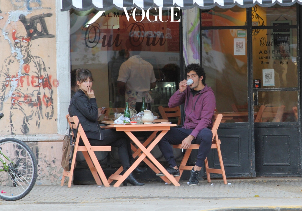 EXCLUSIVE: The pair, both actors, were spotted having breakfast at the Fui Fui restaurant in the Argentinian capital's picturesque Palermo neighbourhood on August 31st. Pictured: Ursula Corbero with Argentinian boyfriend Chino Darin Ref: SPL1345245  020916   EXCLUSIVE Picture by: Splash News Splash News and Pictures Los Angeles:310-821-2666 New York:212-619-2666 London:870-934-2666 photodesk@splashnews.com 