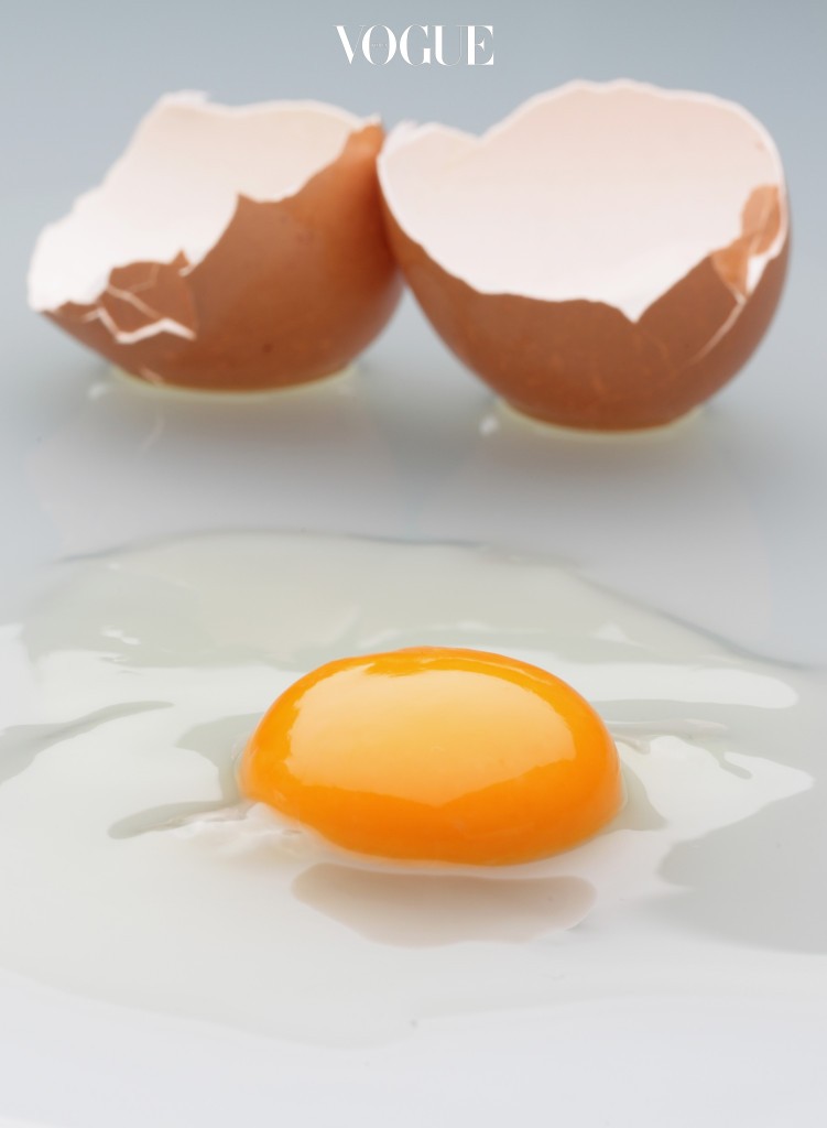 BERLIN, GERMANY - JANUARY 05:  In this photo illustration an egg yolk and its shell are pictured on January 5, 2011 in Berlin, Germany. German authorities across the country are on high alert following the disclosure that the animal feeds company Harles and Jentsch GmbH sold large quantities of dioxin-tainted animal feed to poultry and hog farmers. Authorites in Lower Saxony have halted eggs and meats shipments from 1,000 farms as a precaution, and consumer groups have warned the public against eating eggs for the time being. (Photo Illustration by Andreas Rentz/Getty Images)