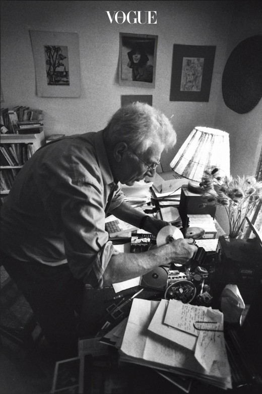 John Berger_1998_Quincy office_photo by Jean Mohr
