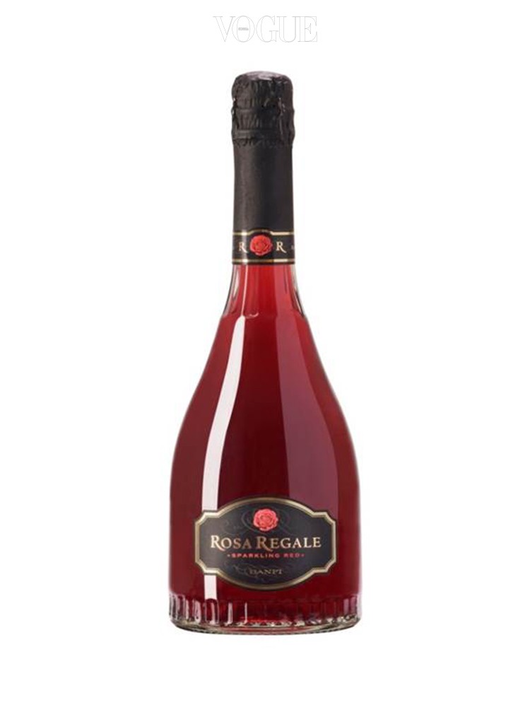 이탈리아 와인 업계를 이끄는 와이너리 반피의 로사 리갈입니다. 라벨의 장미 문양만큼이나 우아하고 부드러운 브라케토 와인입니다. 신선한 딸기와 과일 케이크와 쵸콜릿, 페스츄리 등과 곁들이면 좋아요.  750ml 63,000원.