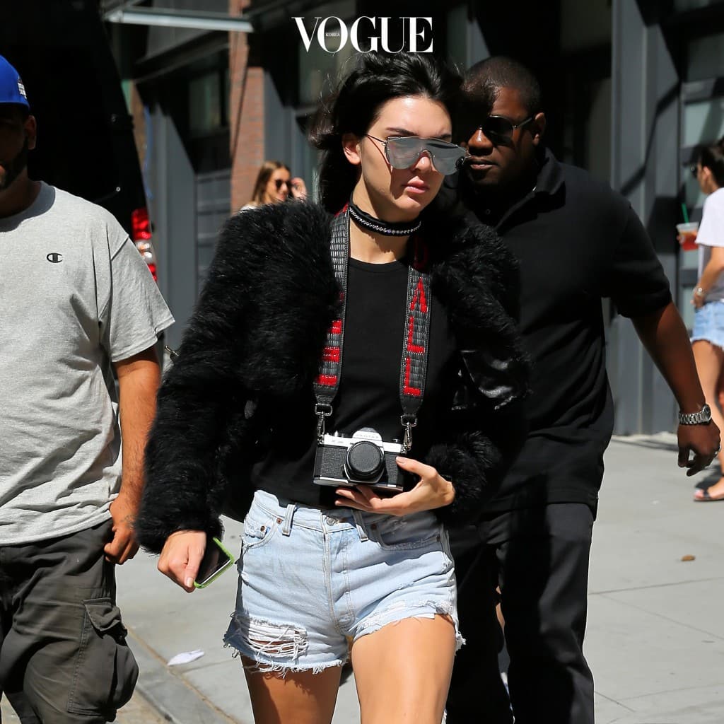 Model Kendall Jenner, wearing a camera around her neck, leaves her apartment in New York City, New York. Pictured: Kendall Jenner Ref: SPL1351342  110916   Picture by: Christopher Peterson/Splash News Splash News and Pictures Los Angeles:310-821-2666 New York: 212-619-2666 London:870-934-2666 photodesk@splashnews.com 