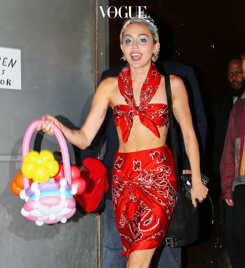 Miley Cyrus departs Pier 5 with her friends Bella Hadid and Scout Willis after performing for Adult Swim upfronts in NYC. Pictured: Miley Cyrus Ref: SPL1025323  130515   Picture by: XactpiX/Splash News Splash News and Pictures Los Angeles:310-821-2666 New York:212-619-2666 London:870-934-2666 photodesk@splashnews.com 