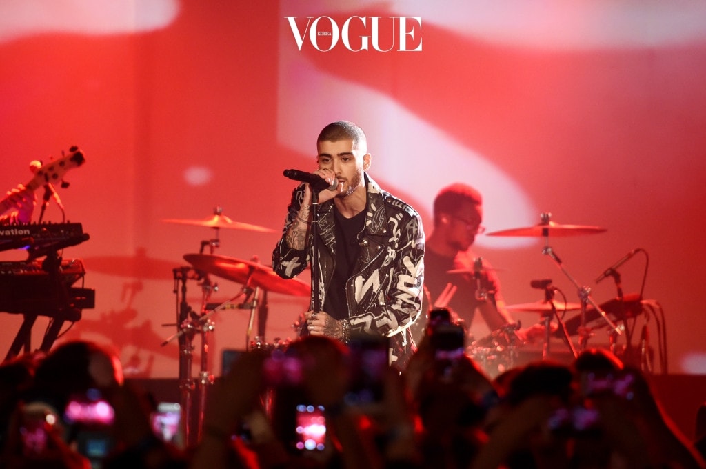 NEW YORK, NEW YORK - MARCH 25:  Zayn Malik performs onstage at ZAYN Album Release Party On The Honda Stage at the iHeartRadio Theater on March 25, 2016 in New York City.  (Photo by Dimitrios Kambouris/Getty Images for iHeartRadio )