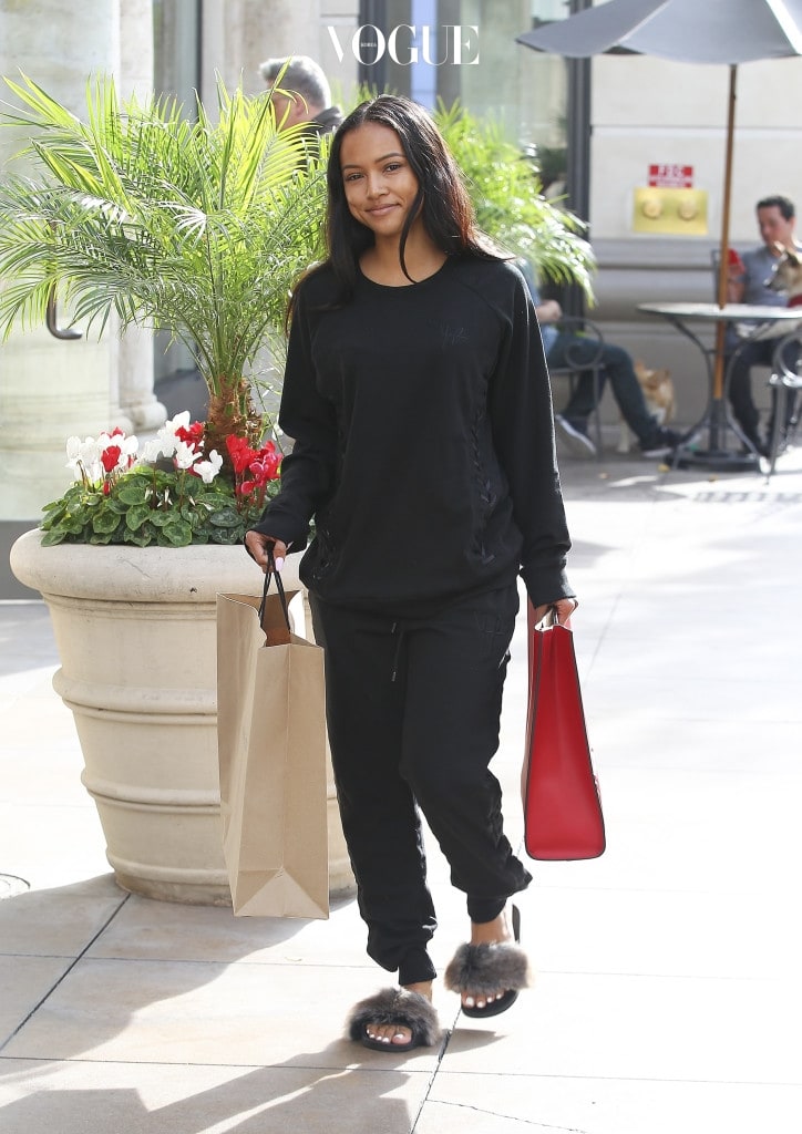 Karrueche Tran carries a red Gucci purse whilst shopping at Kiehl's and Nike at The Grove in West Hollywood, California Pictured: Karrueche Tran Ref: SPL1409839  121216   Picture by: Splash News Splash News and Pictures Los Angeles:310-821-2666 New York:212-619-2666 London:870-934-2666 photodesk@splashnews.com 
