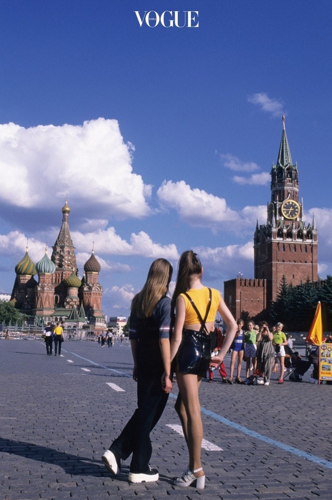 1998년 붉은 광장에서 촬영한 모스크바의 젊은 패션.