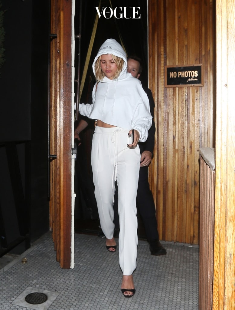 Dressed in all white, Sofia Richie leaves the Nice Guy club with a male companion after having dinner together in West Hollywood Pictured: Sofia Richie Ref: SPL1521875  170617   Picture by: Photographer Group / Splash News Splash News and Pictures Los Angeles:310-821-2666 New York:212-619-2666 London:870-934-2666 photodesk@splashnews.com 