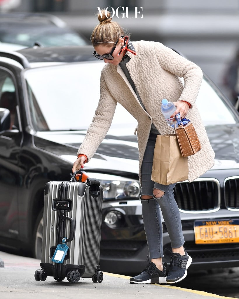 EXCLUSIVE: Olivia Palermo wears a scarf while rolling her luggage in Brooklyn, New York. Pictured: Olivia Palermo  Ref: SPL1478909  160417   EXCLUSIVE Picture by: Frank Sullivan/Splash News Splash News and Pictures Los Angeles:310-821-2666 New York:212-619-2666 London:870-934-2666 photodesk@splashnews.com 