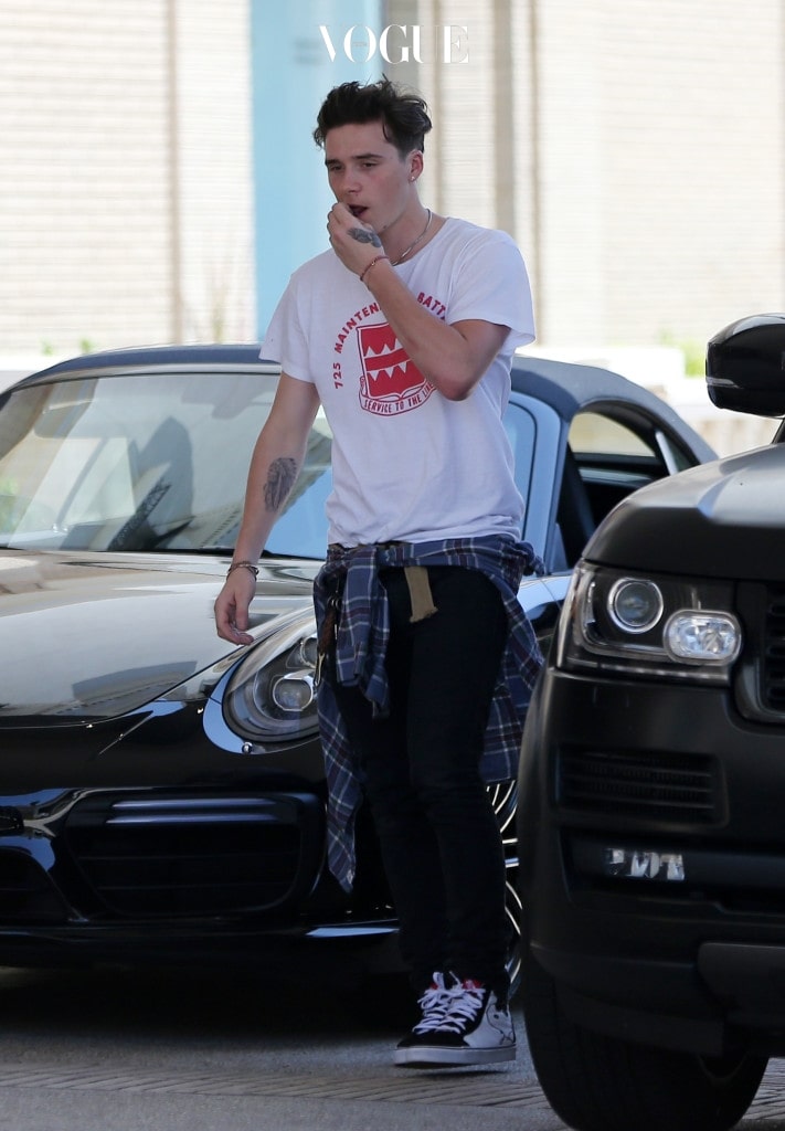 Brooklyn Beckham and Madison Beer shopping together at Barneys of New York. Pictured: Brooklyn Beckham and Madison Beer  Ref: SPL1542660  210717   Picture by: Clint Brewer / Splash News Splash News and Pictures Los Angeles:310-821-2666 New York:212-619-2666 London:870-934-2666 photodesk@splashnews.com 