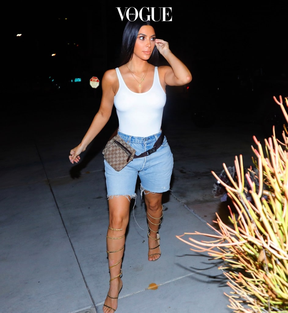 EXCLUSIVE: Kim Kardashian makes a late night Pizza run to Manny's Pizzeria in LA - but arrives to find that its closed! She quickly hopped back into her friends car and headed home. Ref: SPL1550869  070817   EXCLUSIVE Picture by: Splash News Splash News and Pictures Los Angeles:310-821-2666 New York:212-619-2666 London:870-934-2666 photodesk@splashnews.com 