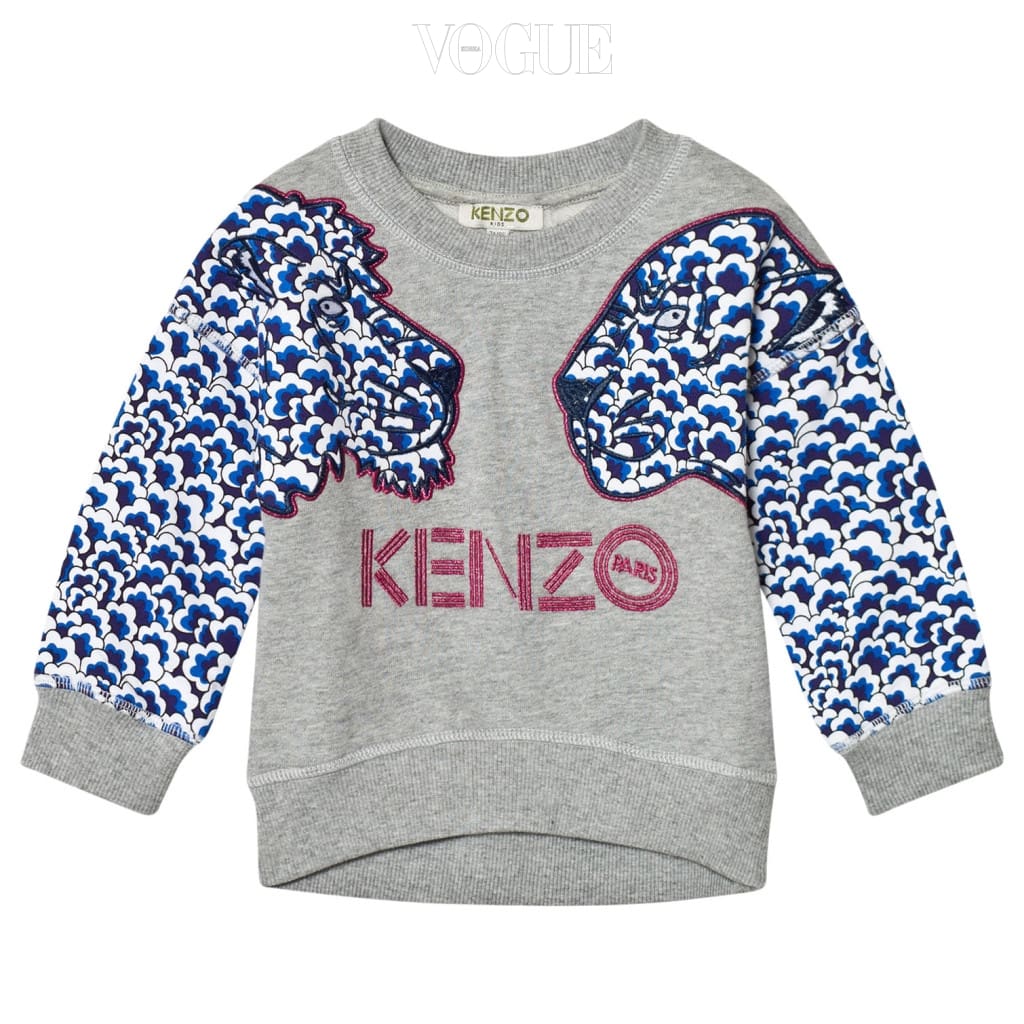 섬세한 자수 장식이 수놓인 그레이 스웨트 셔츠는 겐조 키즈(Kenzo Kids).