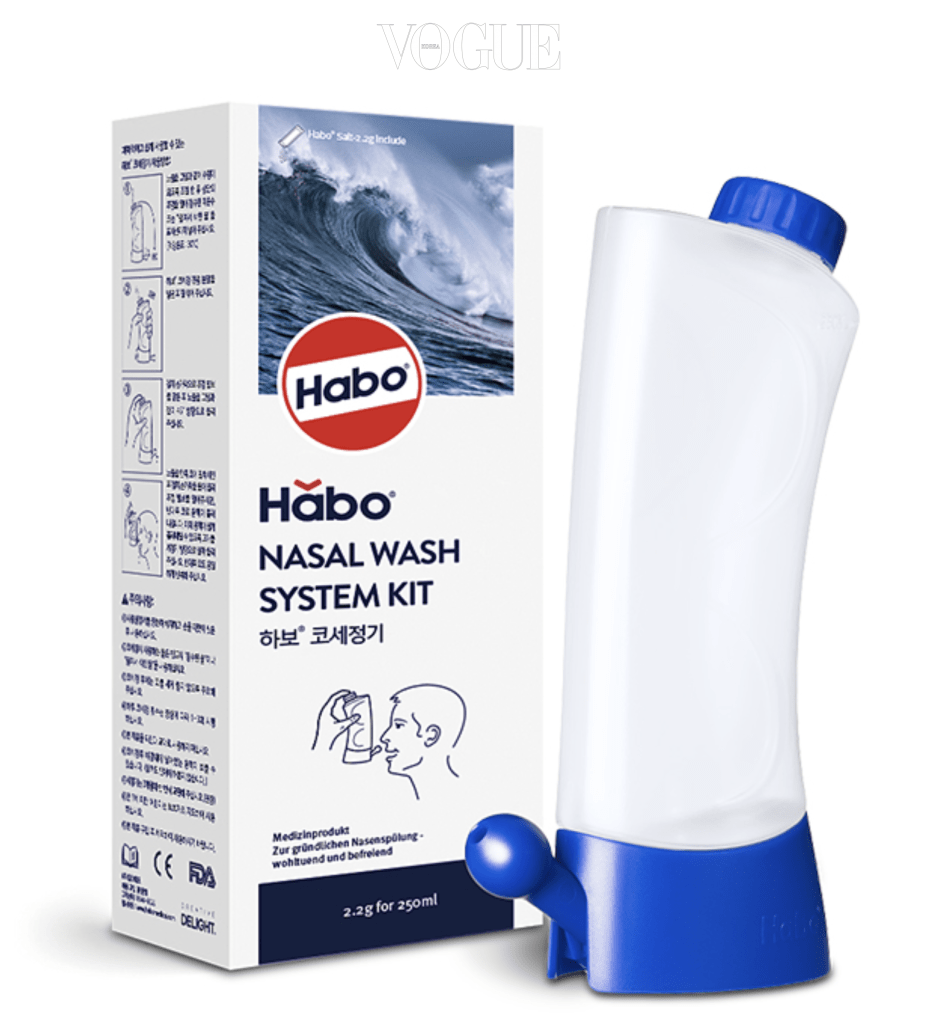 Habo 나잘 워셔  거꾸로 들거나 기울일 필요없이 중력을 이용해 자연스럽고 편안한 코 세정이 가능하도록 고안된 용기가 특징. 1만6천원 선.  