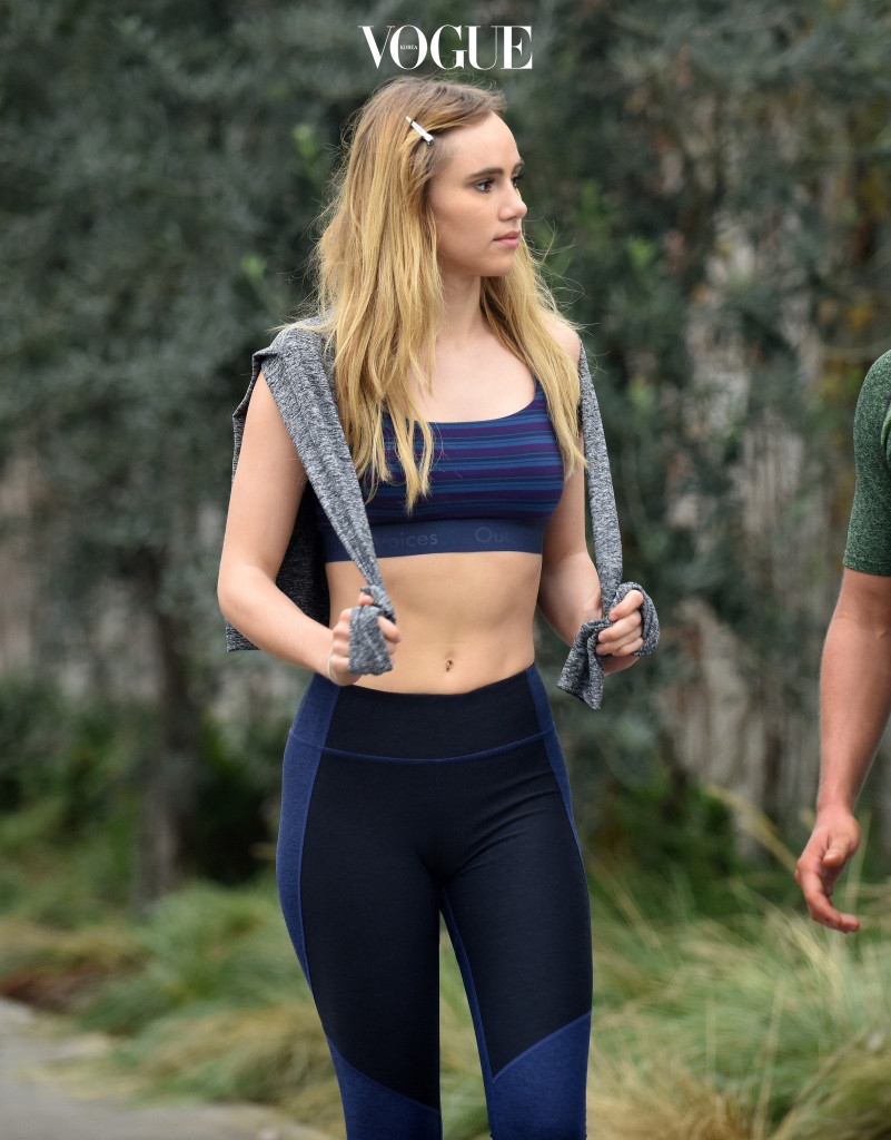 EXCLUSIVE: Suki Waterhouse shows her toned tummy whilst on a hike with a personal trainer