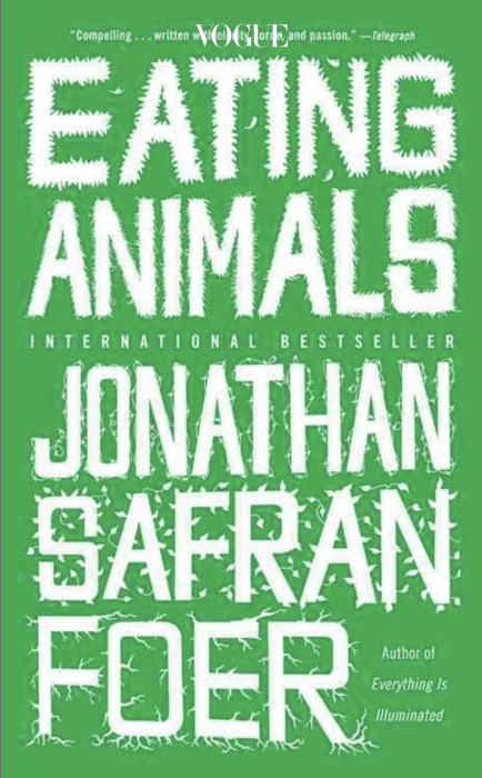 특히 '동물을 먹는 것' 이라는 책을 읽은 뒤에는 단순히 채식주의자가 아닌 채식 운동가로서 목소리를 내야겠다는 결심을 하게 되었다고 합니다. 