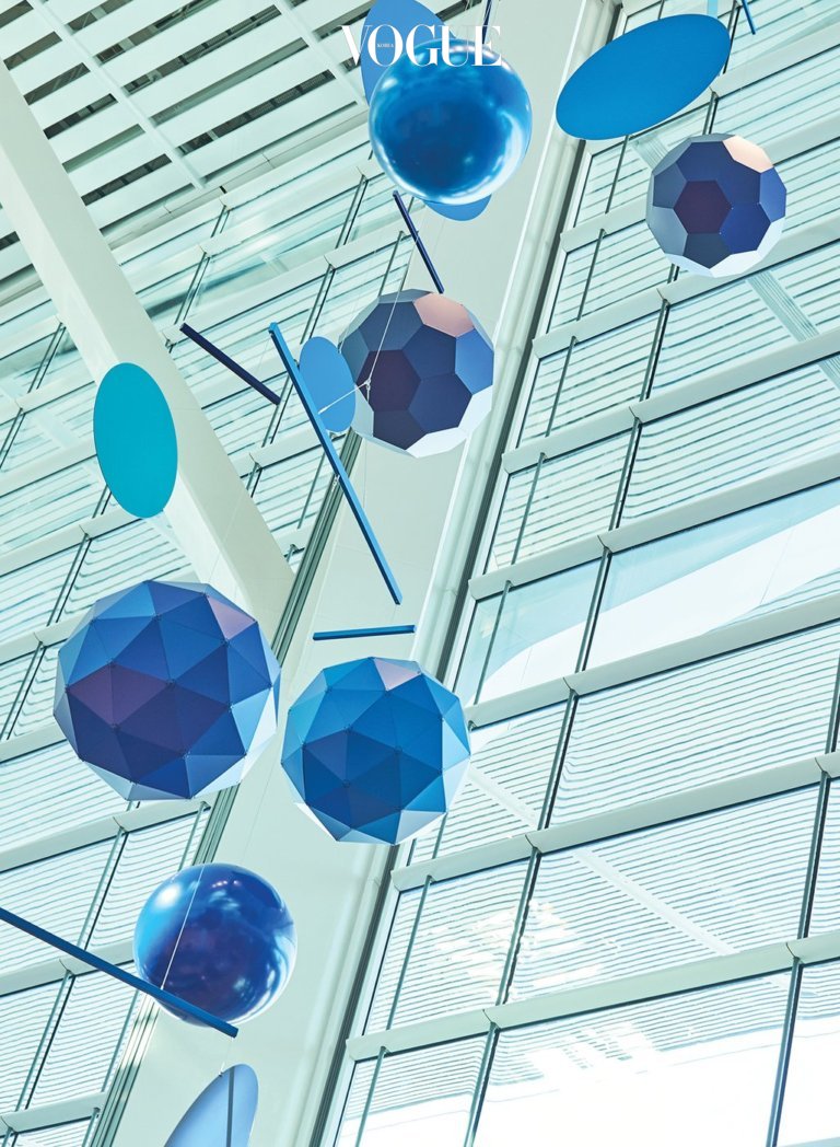 유동성이라는 이름의 공항 예술 | 보그 코리아 (Vogue Korea)