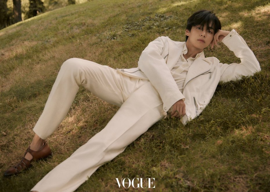 V being V  보그 코리아 (Vogue Korea)