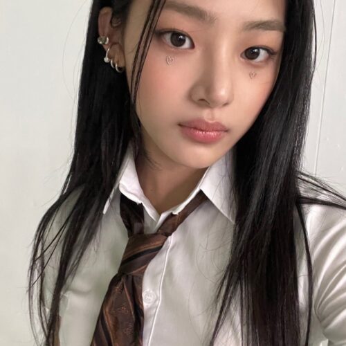 넥타이를 맨 소녀들 #보그돌