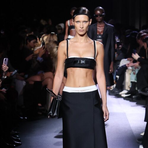 아이코닉한 모델! 벨라 하디드의 2023 S/S 베스트 모먼트 7