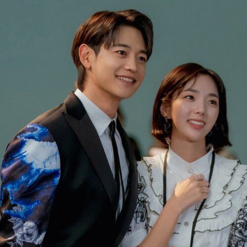 ‘더 패뷸러스’ 주인공, 민호와 채수빈의 패셔너블한 커플 룩