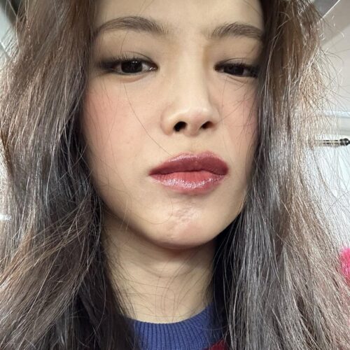 아슬아슬 선 타는 입술