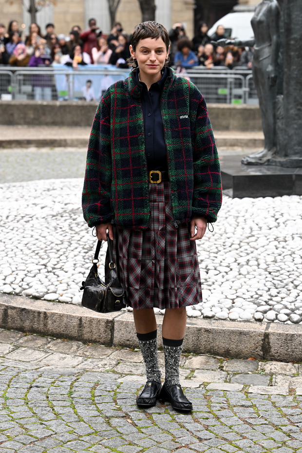 반항기 넘치는 아이템이었던 체크 스커트, 앞으론 ‘이렇게’ 입어야 합니다