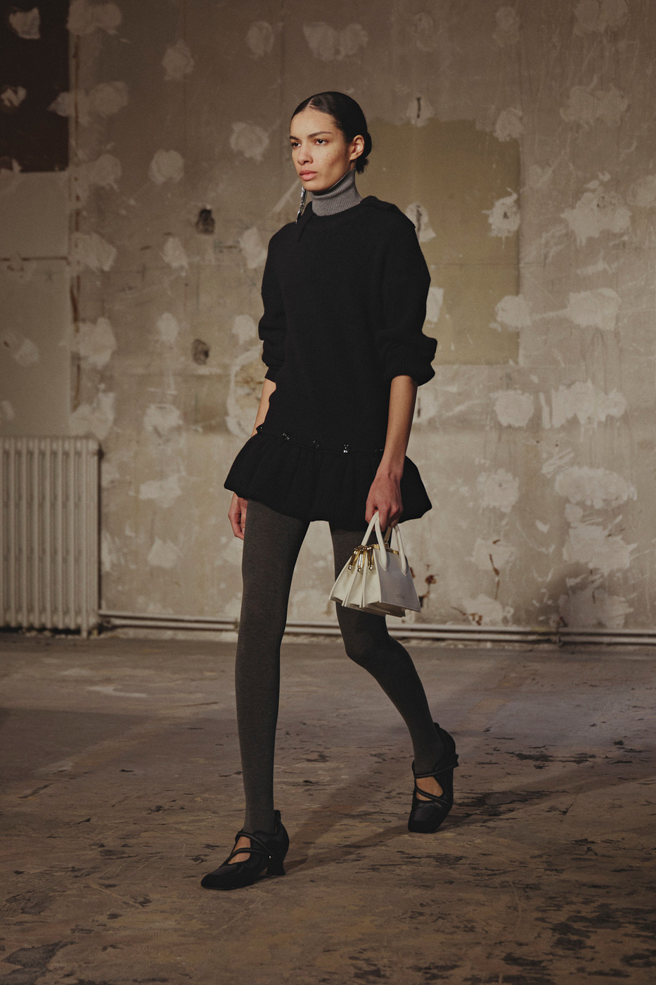 겨울을 맞아 돌아온 레깅스, 멋진 스타일링을 위한 신발 조합 6