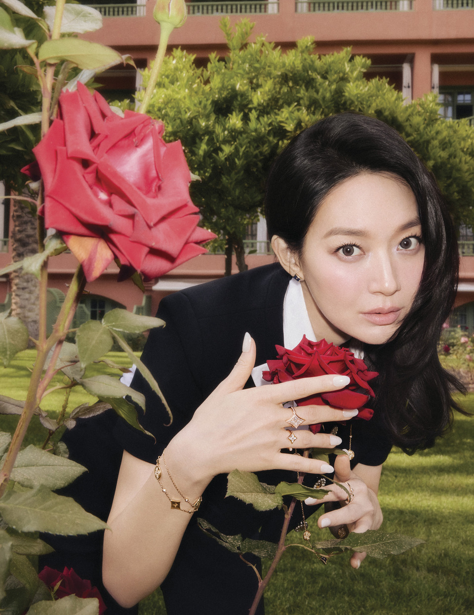 빛과 꽃과 햇살과 신민아
