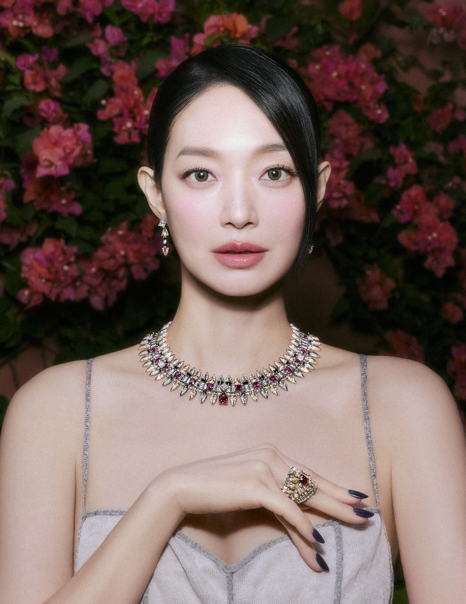 별들이 깨어날 때, 신민아가 서 있는 곳