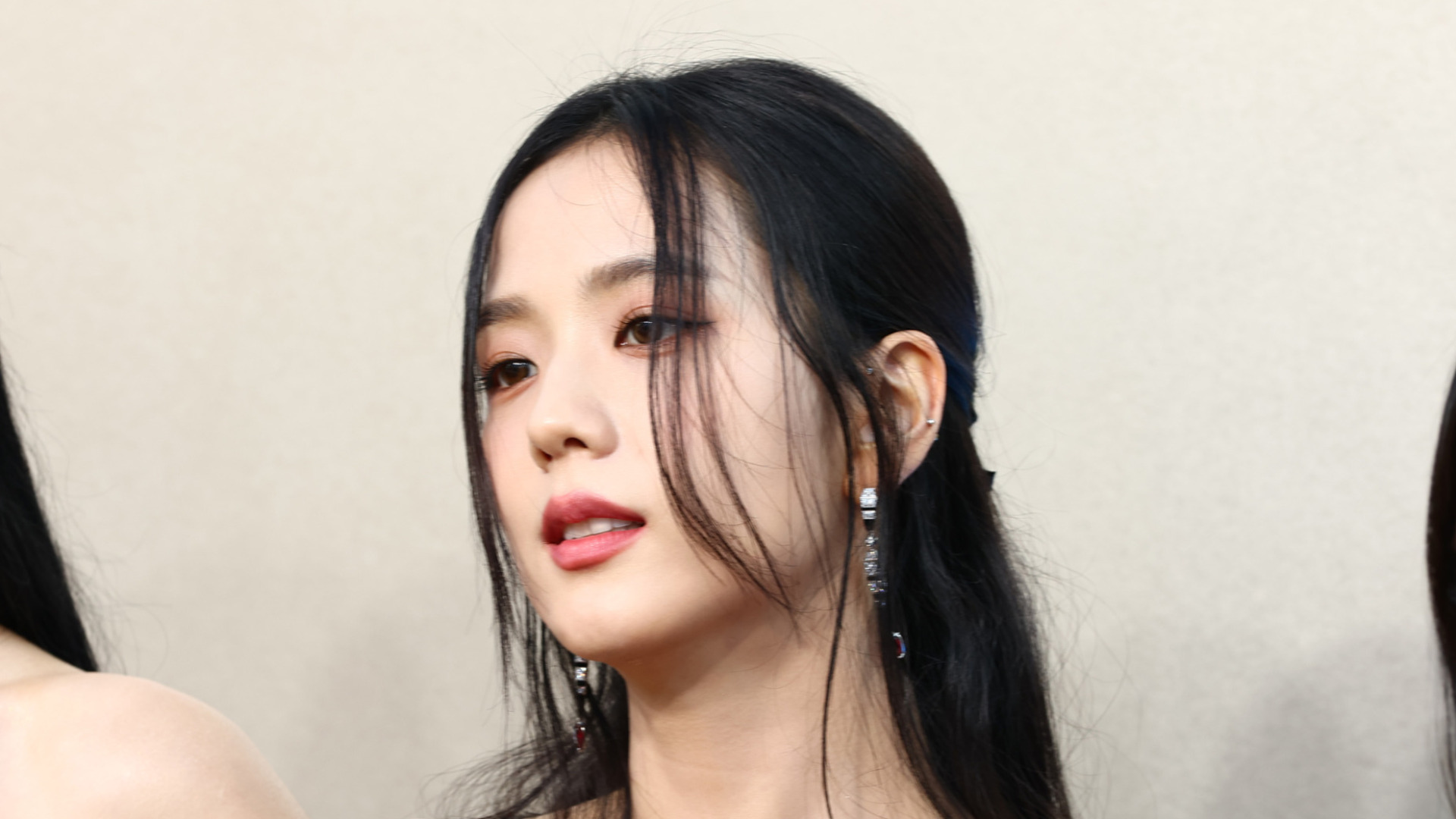 전문가들이 알려주는 모발 유형별 앞머리 스타일링 비법