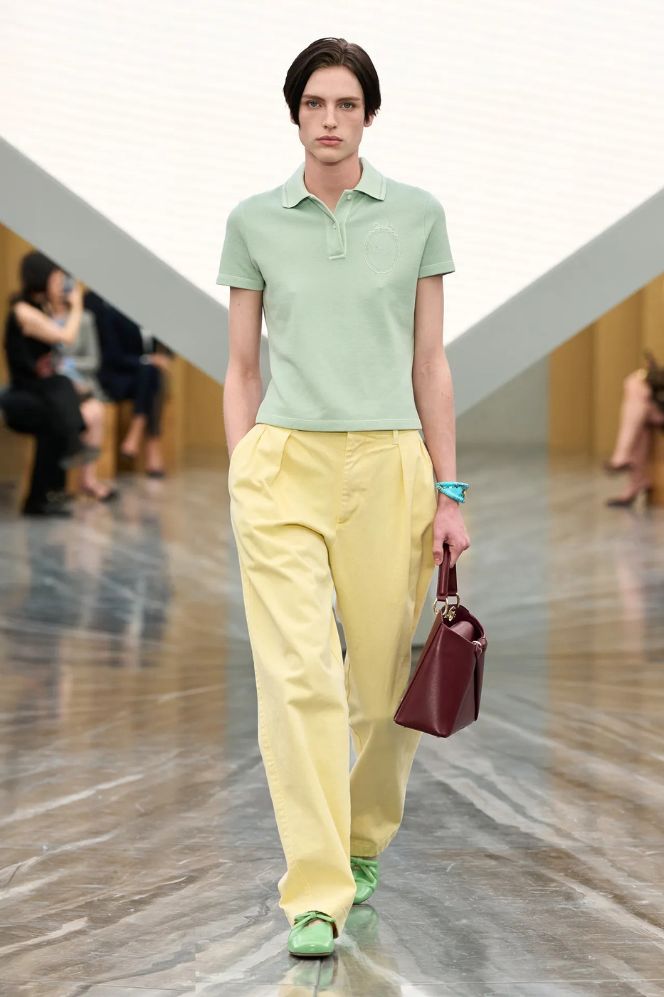 style_6a4cbbbb4da86-933x1400.jpg